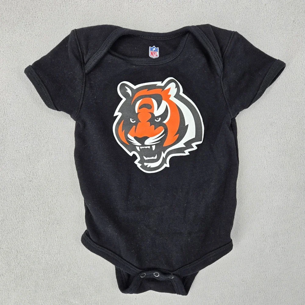 NFL Baby 18M Cincinnati Bengals Bodysuit Black Orange Tiger Graphic K9456
